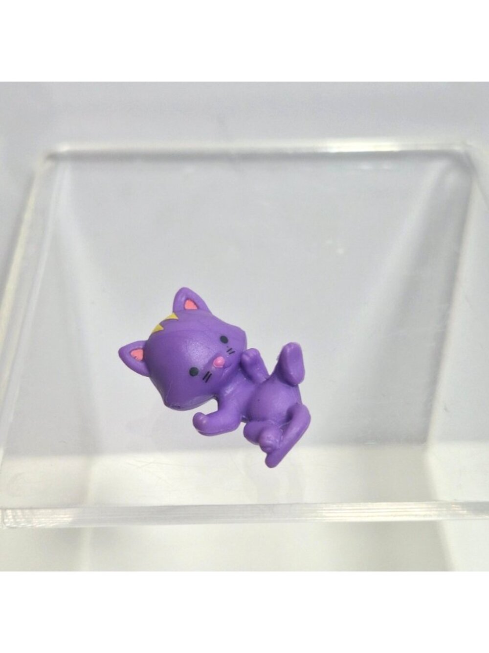 Twozies Season 1 Purple Raccoon Baby Figure 1.25" - Picture 9 of 13
